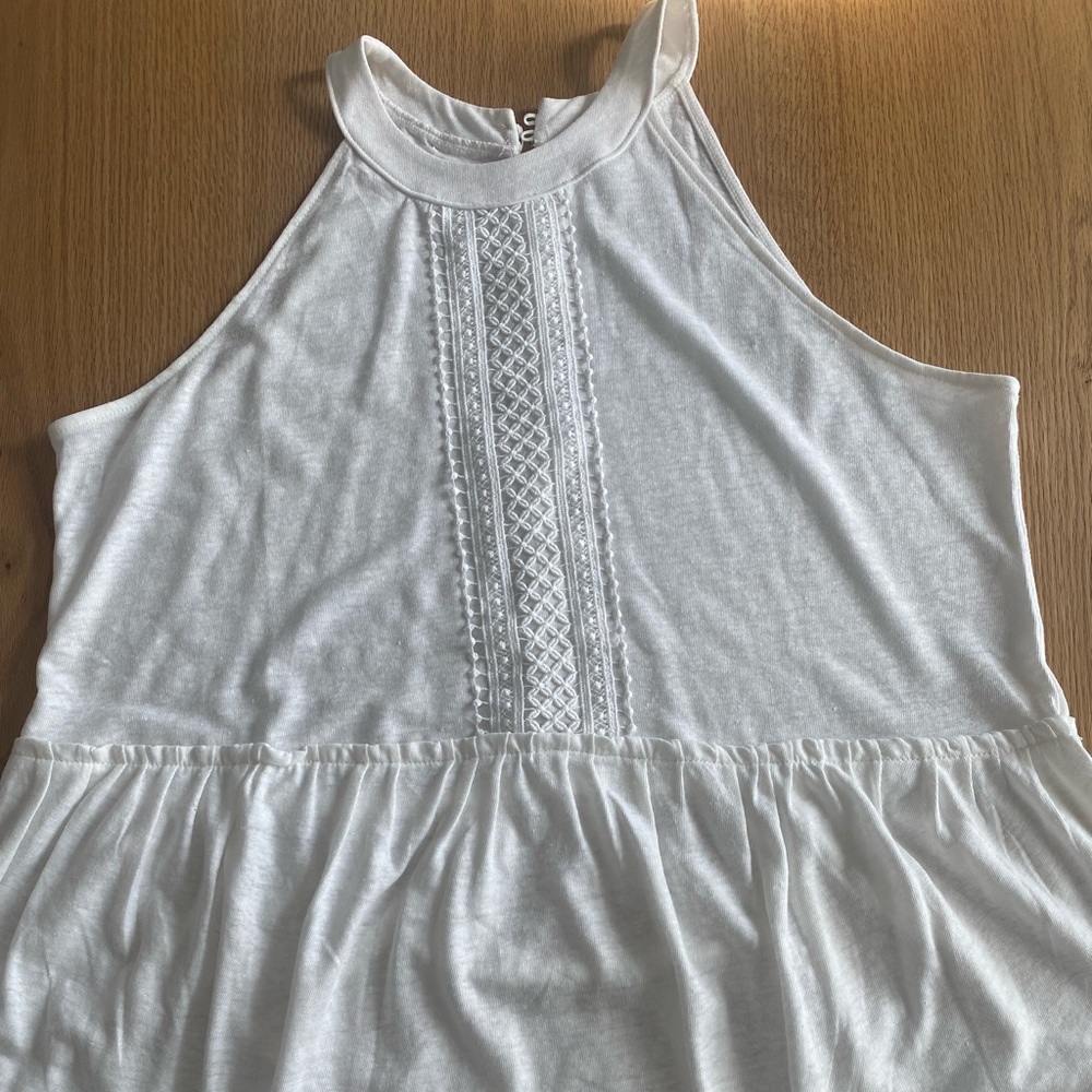 White tank top, never worn!